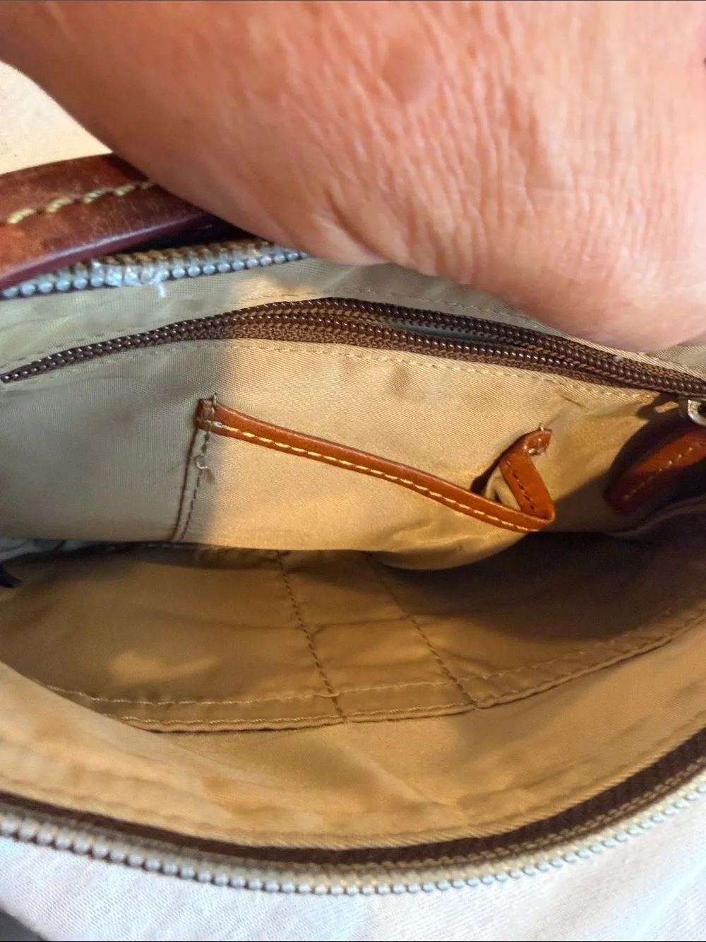 1508101 Dooney & Bourke Nylon Crossbody Pouchette